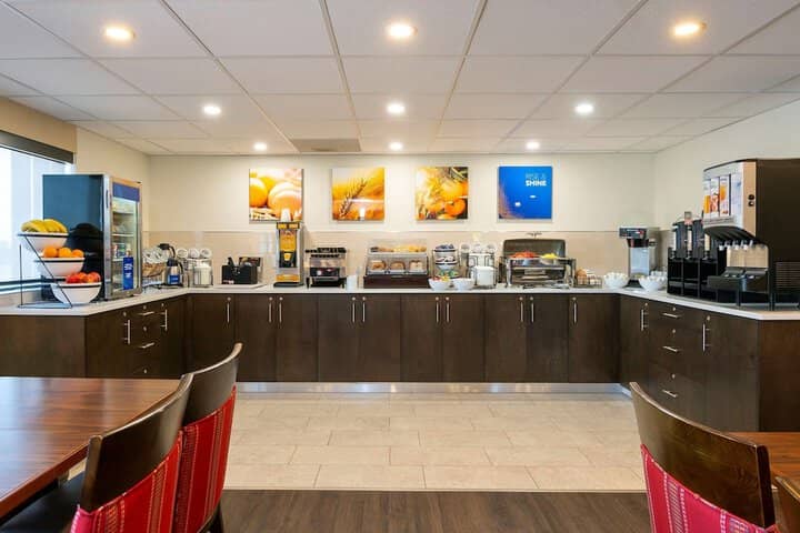 Breakfast/Coffee Service 46 of 60